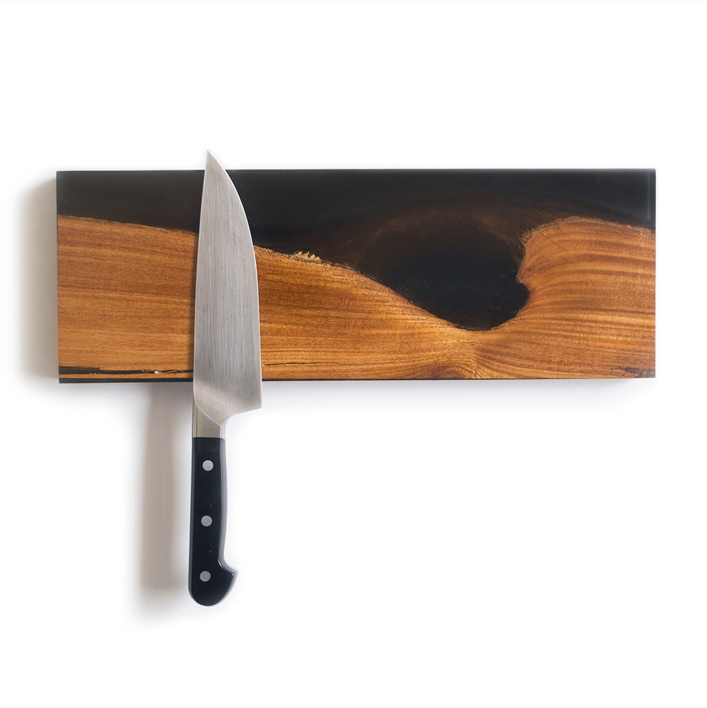 https://knife-en-place.com/cdn/shop/products/live-edge-acacia-and-clear-black-epoxy-resin-wooden-magnetic-knife-rack_1024x1024.jpg?v=1614913720